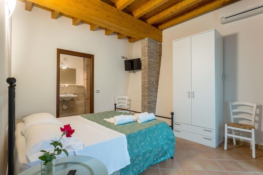 Agriturismo Al Tralcio فاليجيو سول مينشيو الغرفة الصورة